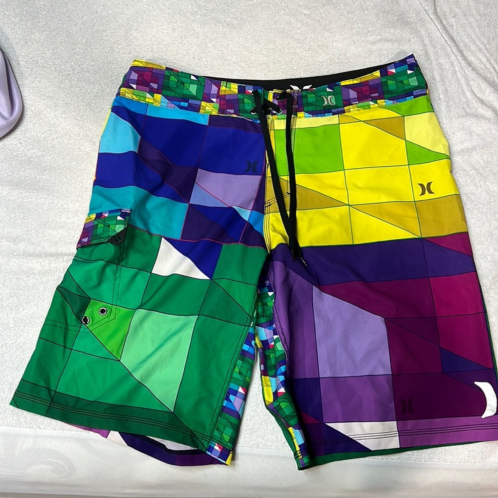 Hurley Phantom colorful mens swimsuit; Size: L, in good shape!